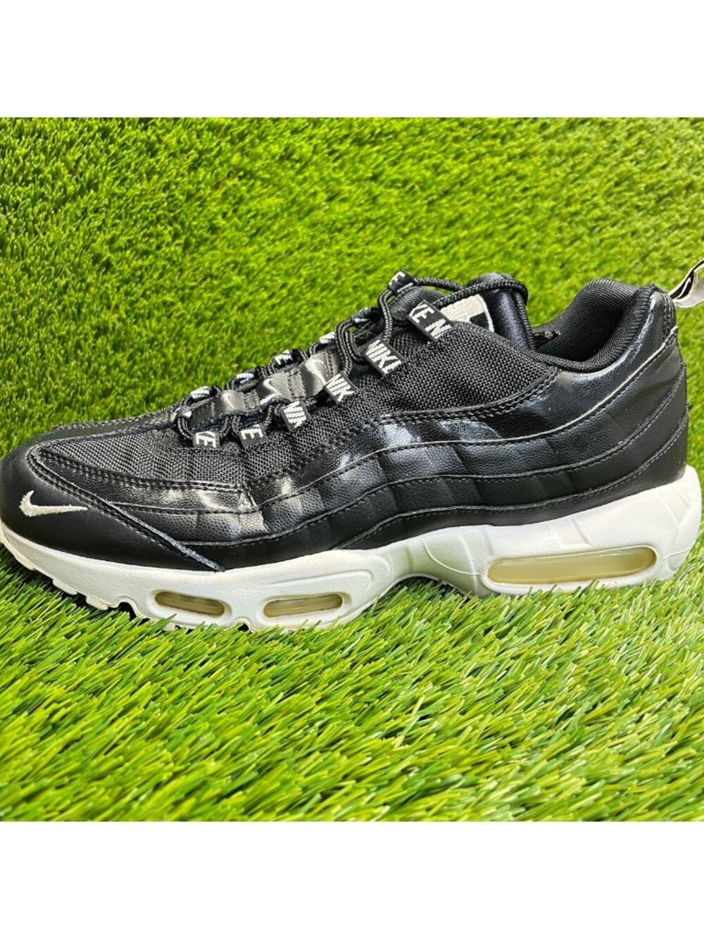 Nike Air Max 95 Premium Mens Size 11 Black White Athletic Running Shoes Sneakers - Picture 4 of 11